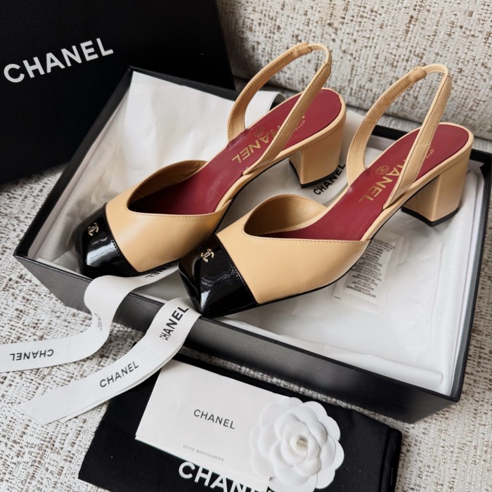 CHANEL Pumps Lambskin Patent Calfskin Black Green 6.5 CM #380111