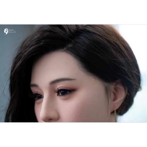 Implanted Eyebrows for Gynoid