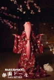 華やかな和柄の巫女衣装を着てる76cmのリアル ドール