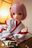 love doll ピンクショートヘアの135cm美少女ドール 赤い瞳のクローズアップ