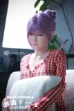 love doll 紫色ロングヘアの美少女ドール 正面から見た自然な座る姿