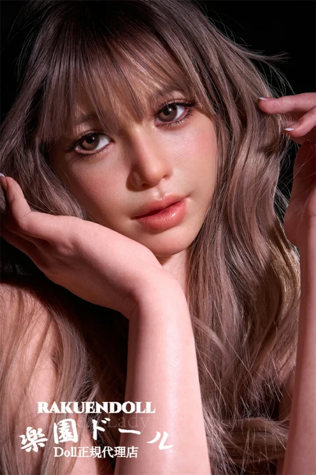 Real lady R9ヘッド 159cm Hカップ 赤いサテンのガウン姿 超リアルな肌の質感 ROS MAX機能付き 筋肉型フルシリコン製ダッチワイフ