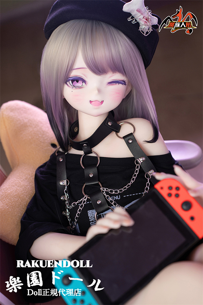 MOZU DOLL 【SSR級】 141cm バスト大 優愛（85-YuAi） 地雷系衣装可愛いウィンク表情ライバー美少女アニメラブドール TPE/MTPEボディ選択可 等身大フィギュア