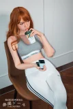 スポーツ服を着てる健康系ダッチワイフ