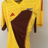 23/24 Goalkeeper Colo Colo Yellow Fans 1:1 Quality Soccer Shirt