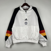23/24 Manchester United White Windbreaker（四色）