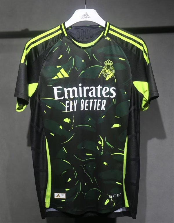 24/25  Real Madrid  Special  Edition   Player 1:1 Quality Soccer Jersey
