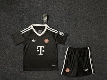 24/25  Bayern Munich Goalkeeper Black 1:1 Quality Kids Soccer Jersey