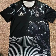 24/25  Real Madrid  Fans Panther Black Edition 1:1 Quality Soccer Jersey （黑色）