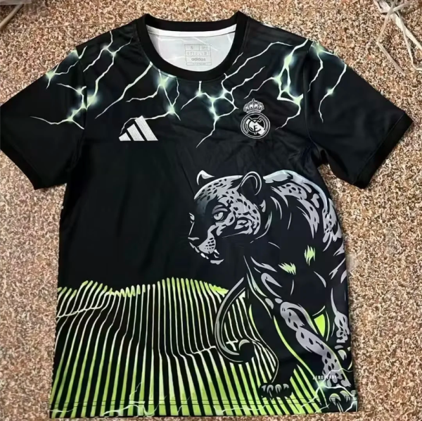 24/25 Real Madrid Fans Panther Green Edition 1:1 Quality Soccer Jersey (荧光绿)