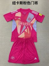 24/25 Newcastle Goalkeeper Pink Kids Kits 1:1 Soccer Jersey
