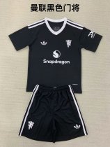 24/25 Manchester United Goalkeeper Black Kids Kits 1:1 Soccer Jersey