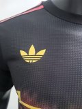 25/26  Manchester United  Black Classic Style Player 1:1 Quality Soccer Jersey