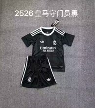 25/26 Real Madrid Goalkeeper Black Kids Kits 1:1 Quality Soccer Jersey