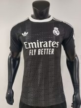 25/26  Real Madrid Goalkeeper Black Player 1:1 Quality Soccer Jersey