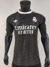 25/26  Real Madrid Goalkeeper Black Player 1:1 Quality Soccer Jersey