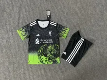 25/26  Liverpool Black Green Special Edition Kids Kits 1:1 Quality Soccer Jersey