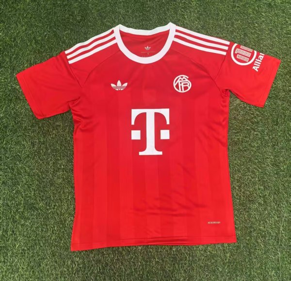 25/26 Bayern Munich Goalkeeper Fans 1:1 Quality Soccer Jersey