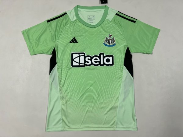 25/26 Newcastle Goalkeeper Fans 1:1 Quality Soccer Jersey