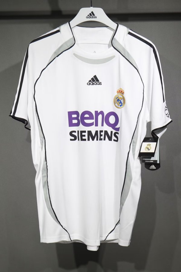 2006-2007 Retro Real Madrid Home Player 1:1 Quality Soccer Jersey