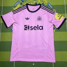25/26 Newcastle Goalkeeper Pink  Fans 1:1 Quality Soccer Jersey