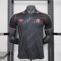 25/26 Manchester United  Retro Black  Player 1:1 Quality Soccer Jersey