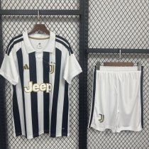 26/27 (2026) Juventus  Home With Pants Sets Fans 1:1 Quality Soccer Jersey