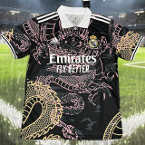 2025-26 RMA Black Special Edition Fans Training Shirts (粉金龙)