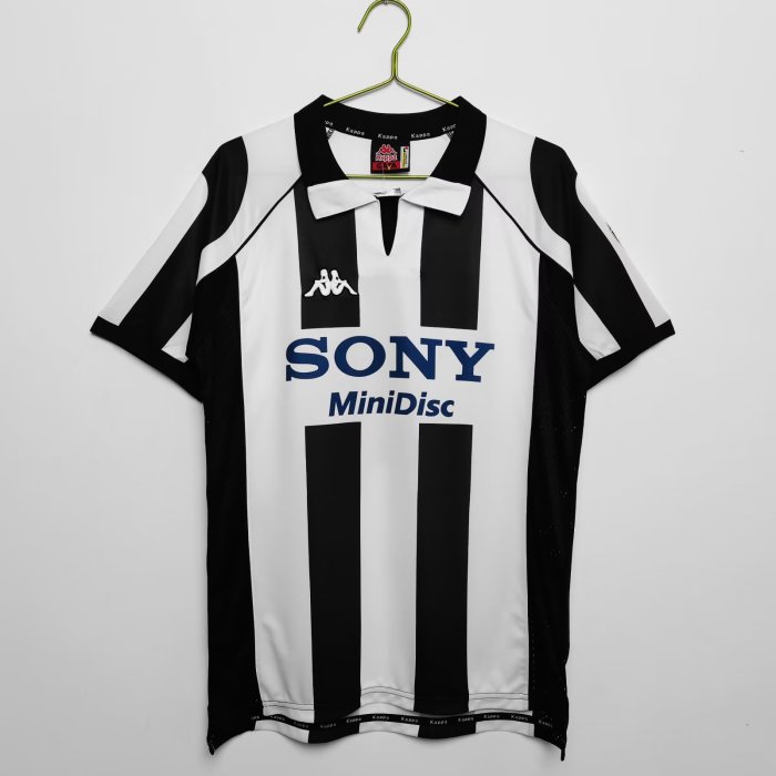 Javentus 1997/1998 home retro shirt DEL PIERO