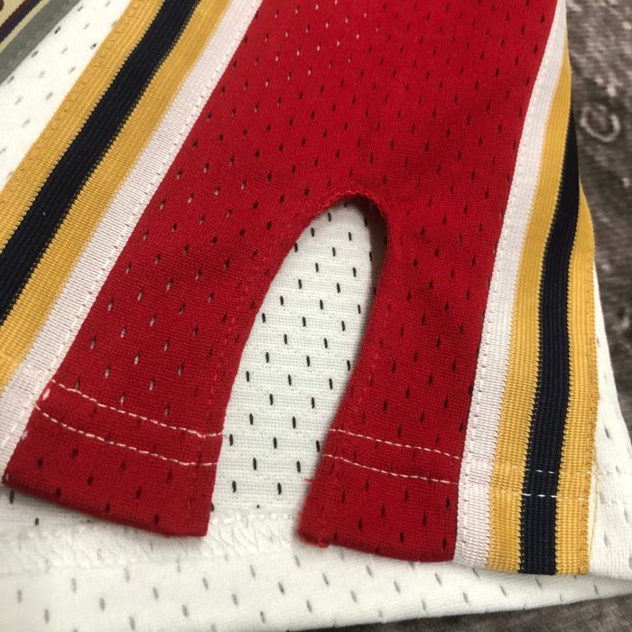 Cleveland Cavaliers NBA shirt 2003-2004 season White James 23