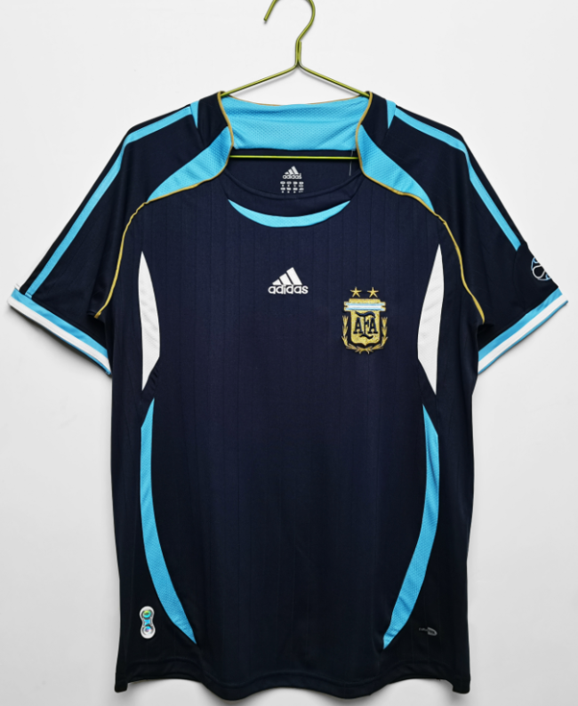 Argentina 2006/2007 away shirt Messi