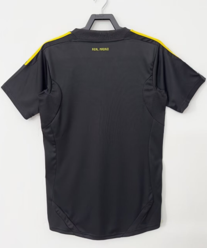 Real Madrid 2011/2012 goalkeeper retro shirt black Casillas