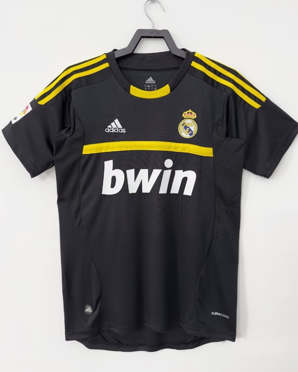 Real Madrid 2011/2012 goalkeeper retro shirt black Casillas