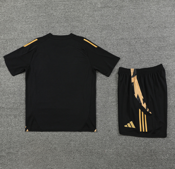 Real Madrid 2024/2025 short sleeve and shorts tracksuit black