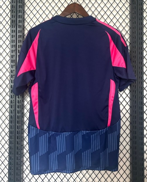 Nottingham Forest 2024/2025 away shirt