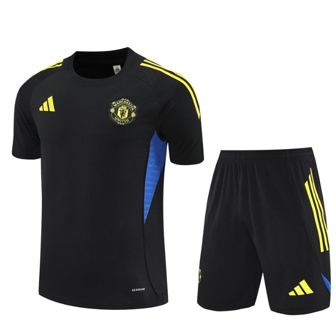 Manchester United 2025/2026 short sleeve and shorts tracksuit black