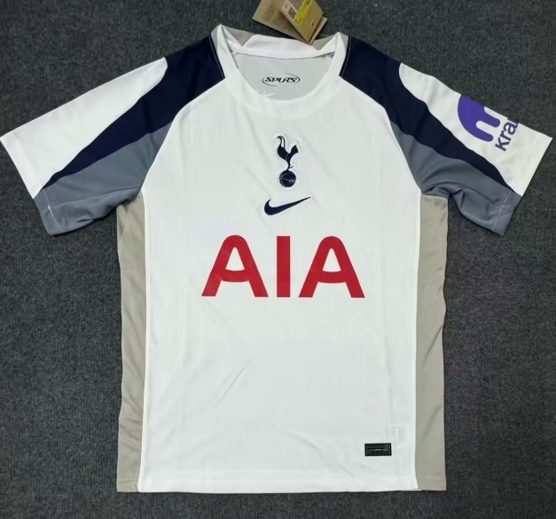 Tottenham Hotspur 2025/2026 home shirt