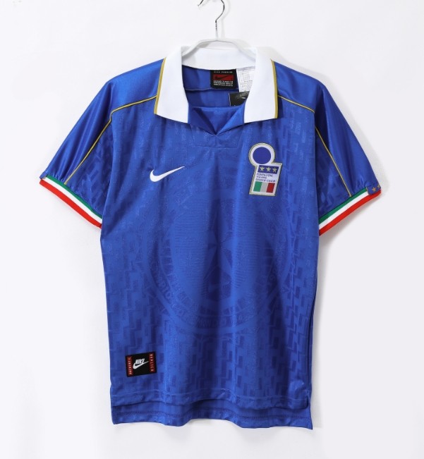 Italy 1995 retro home shirt R.BAGGIO