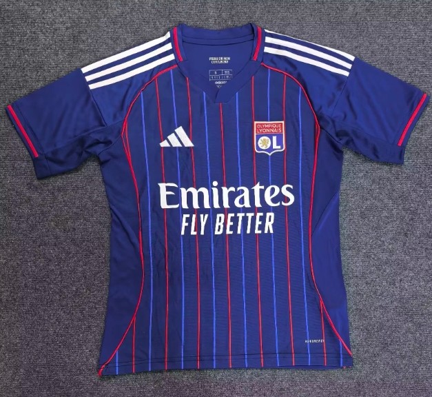 Olympique Lyonnais 2025/2026 away shirt