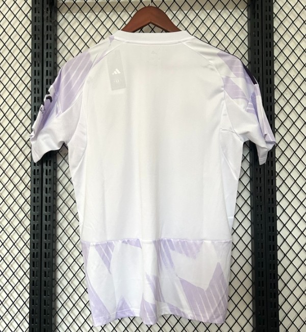 Manchester United 2025/2026 away shirt