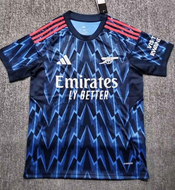 Arsenal 2025/2026 away shirt