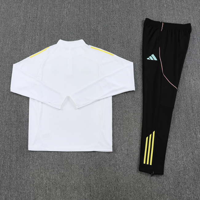 Javentus 2025/2026 1/4 zipper tracksuit white