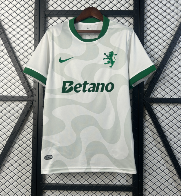 Sporting CP 2025/2026 away shirt