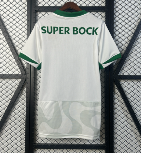Sporting CP 2025/2026 away shirt