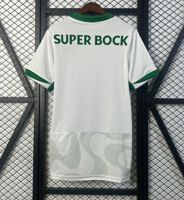 Sporting CP 2025/2026 away shirt