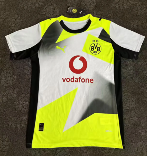 Dortmund 2025/2026 away shirt