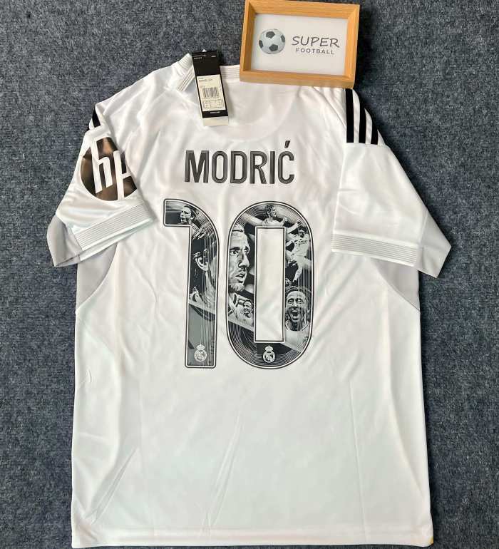 Real Madrid 2025/2026 home shirt Commemorative version Modric 10