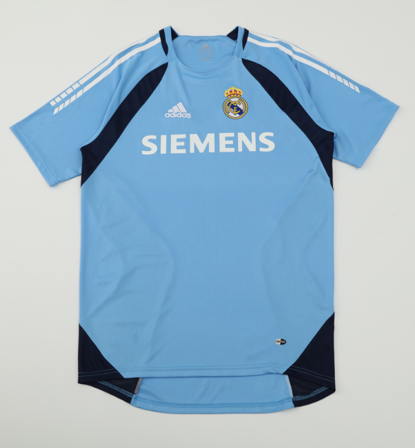 2005/2006 Real Madrid retro tracksuit shirt light blue