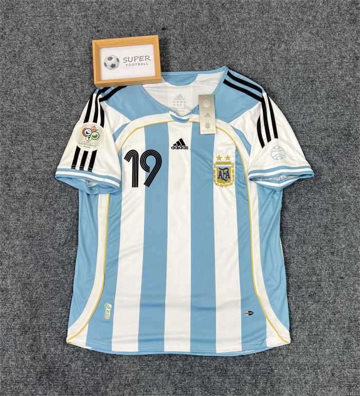 Argentina 2006/2007 home shirt Messi