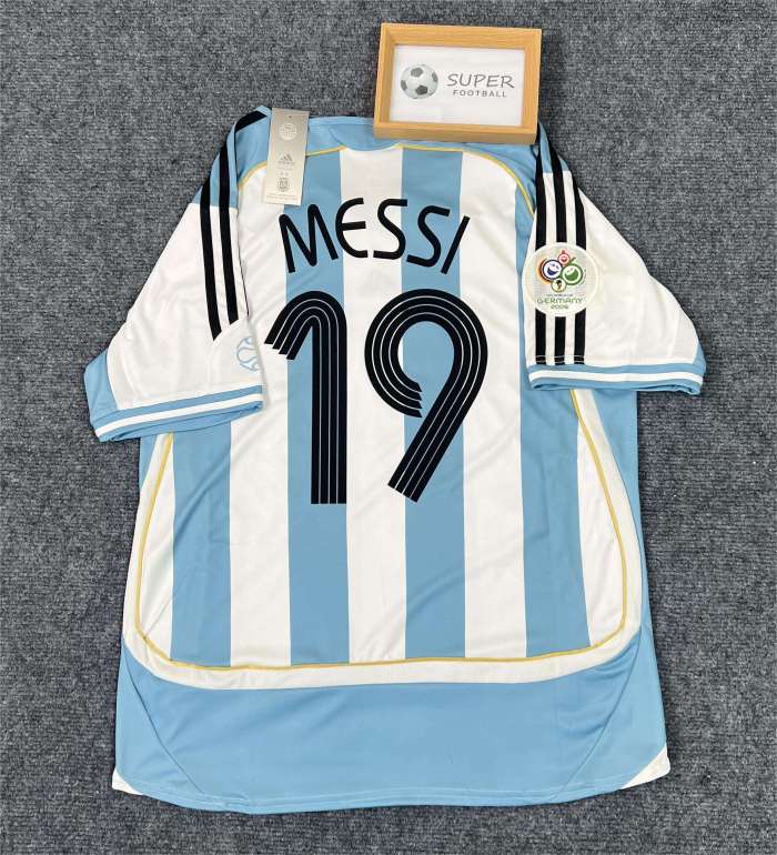 Argentina 2006/2007 home shirt Messi